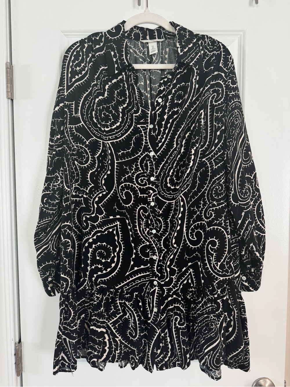 H&M Black and White Paisley Long-Sleeve Tunic Dress